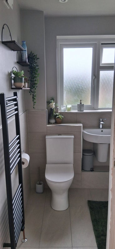Room Burleigh Way in Mid Sussex