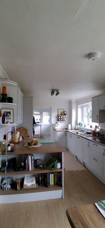 Room Burleigh Way in Mid Sussex