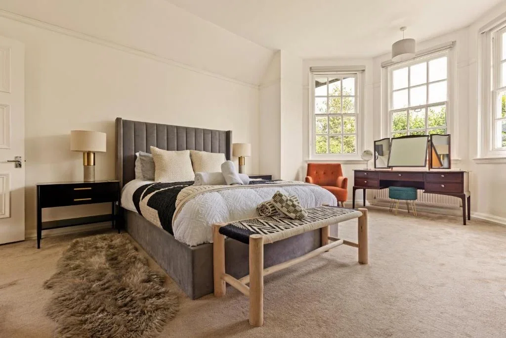 Room Broadwater Road in Greater London