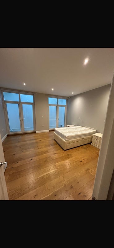 Room Marney Road in Greater London
