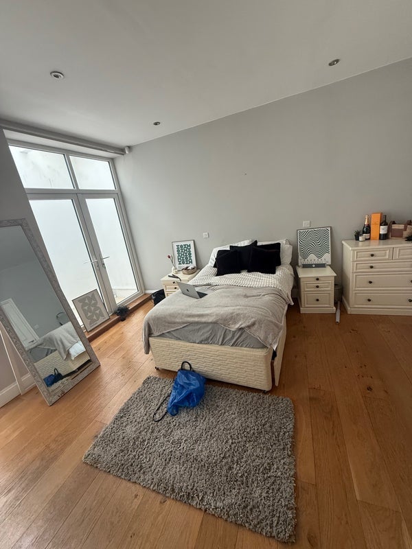 Room Marney Road in Greater London