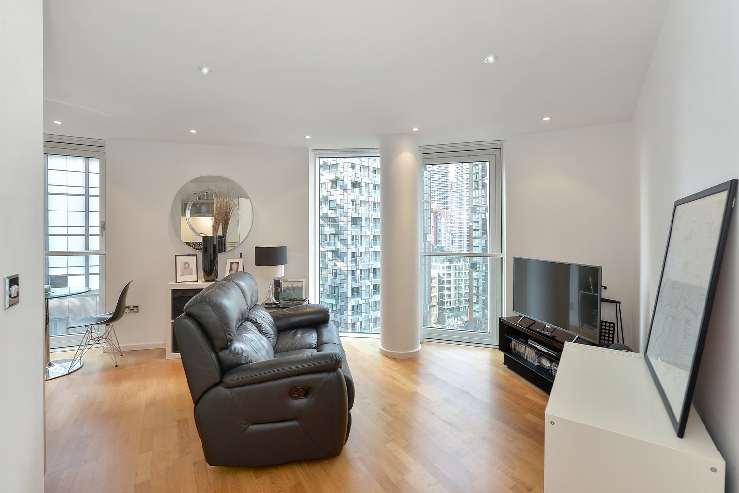 Flat Millharbour in Greater London