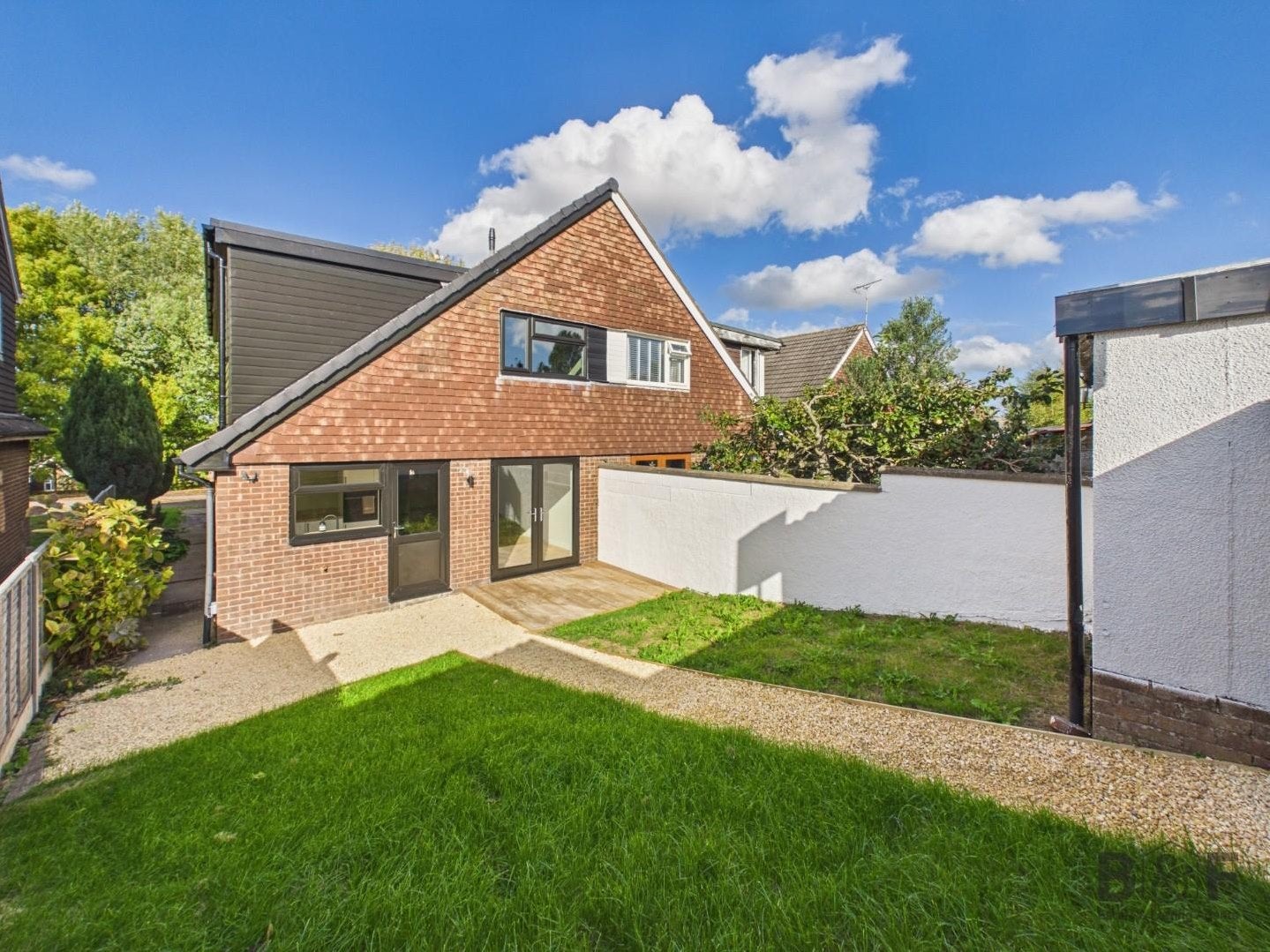 House Hawthorne Close in Bristol