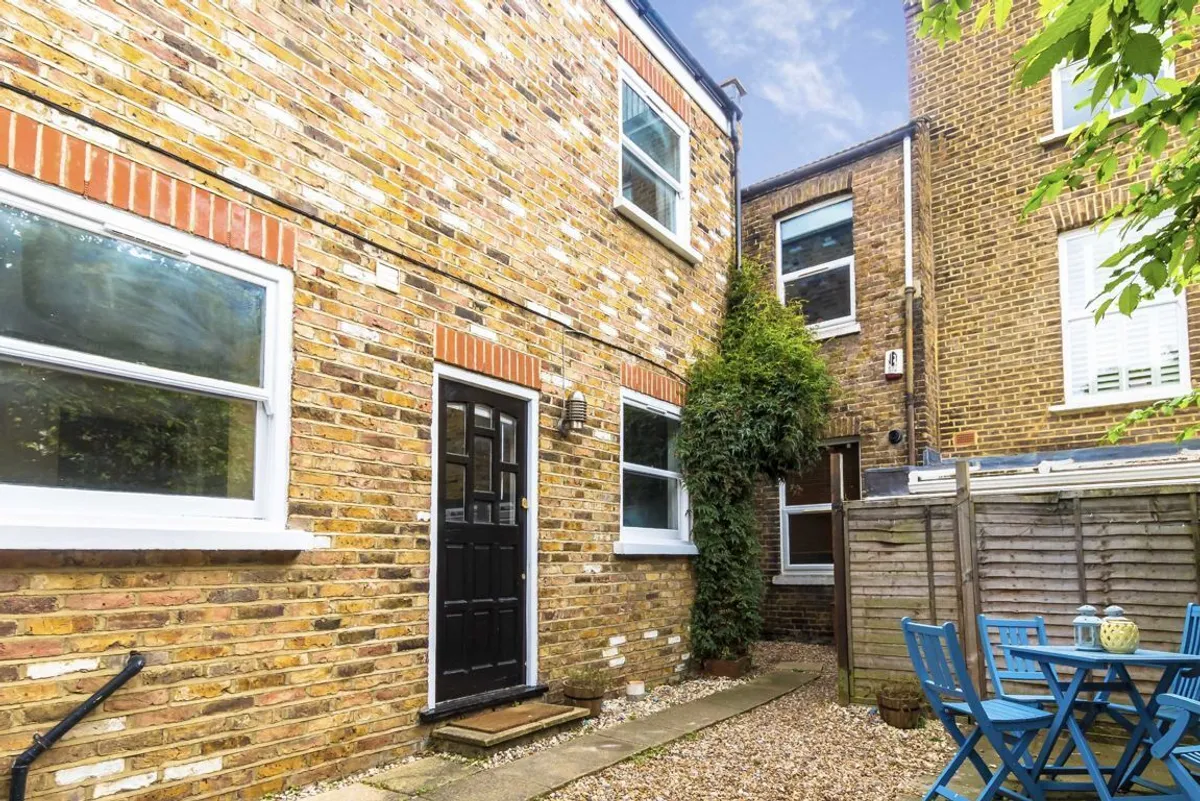 House Berrymede Road in Greater London