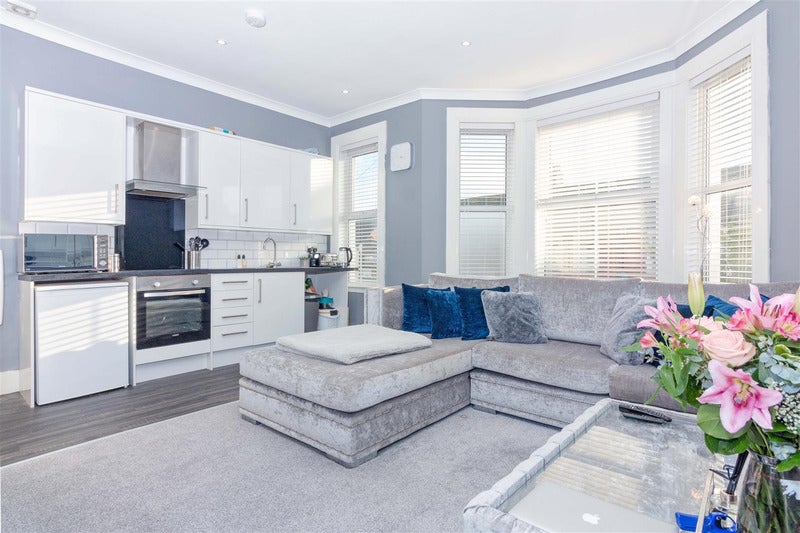 Flat Tarring Road in Worthing