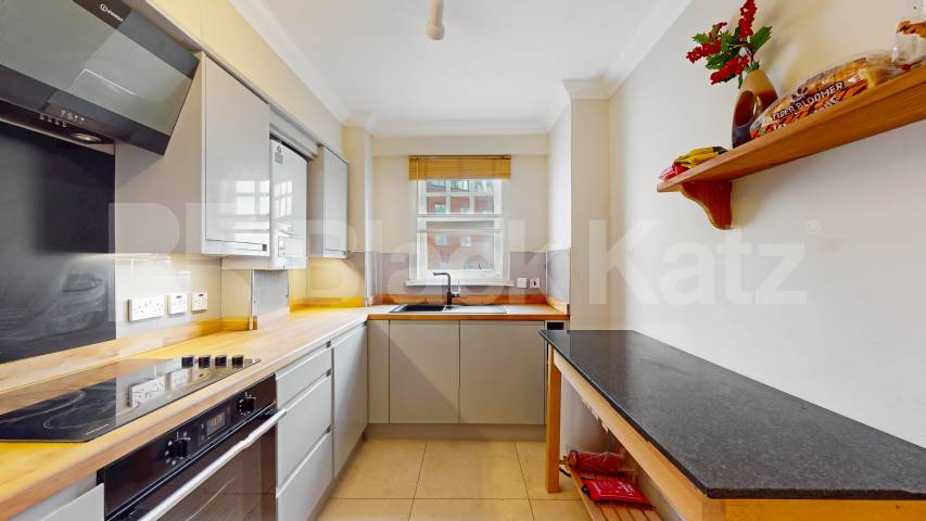 Flat Iverson Road in Greater London