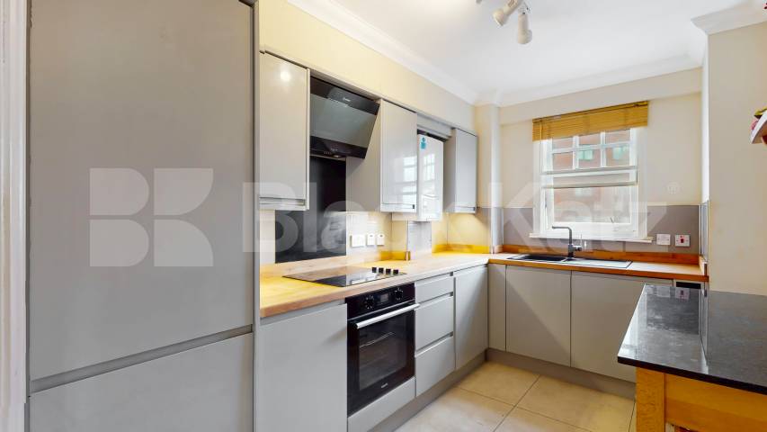 Flat Iverson Road in Greater London