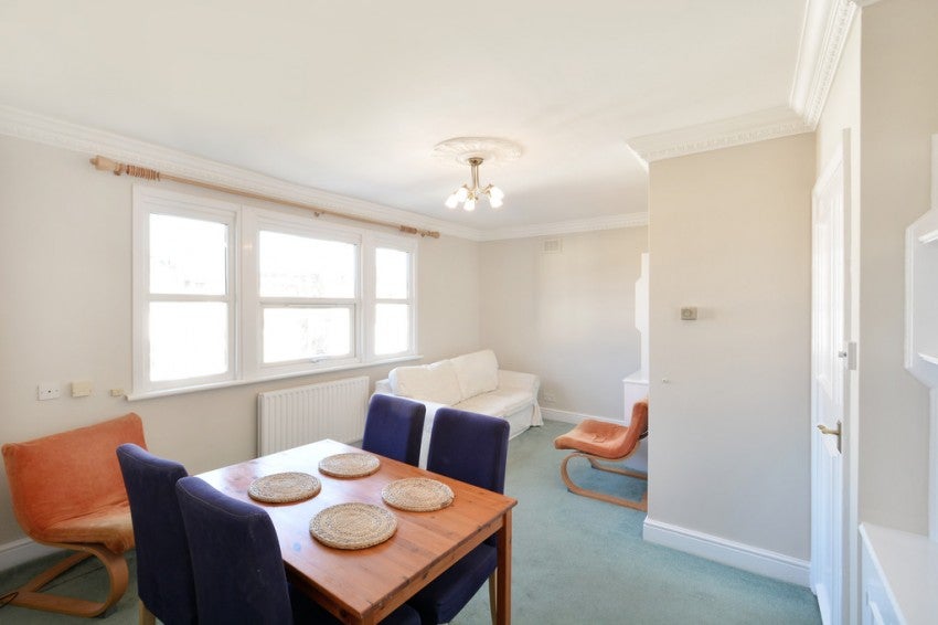 Flat St John's Hill Grove in Greater London