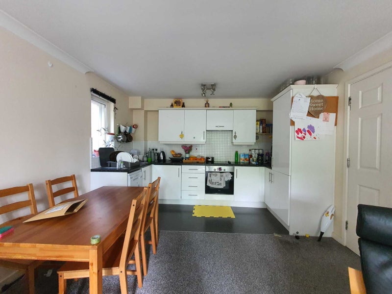 Flat Grenfell Road in Maidenhead
