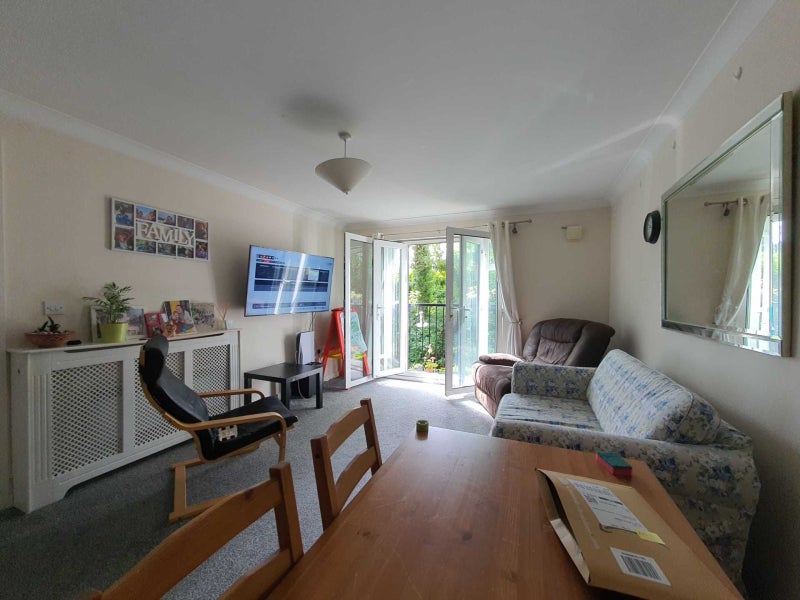 Flat Grenfell Road in Maidenhead