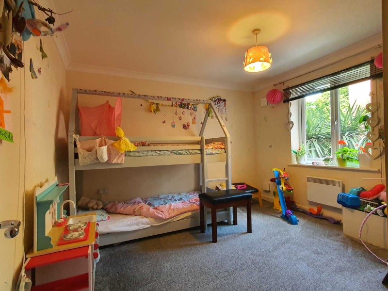 Flat Grenfell Road in Maidenhead