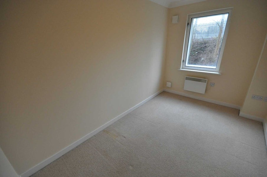 Flat Grenfell Road in Maidenhead