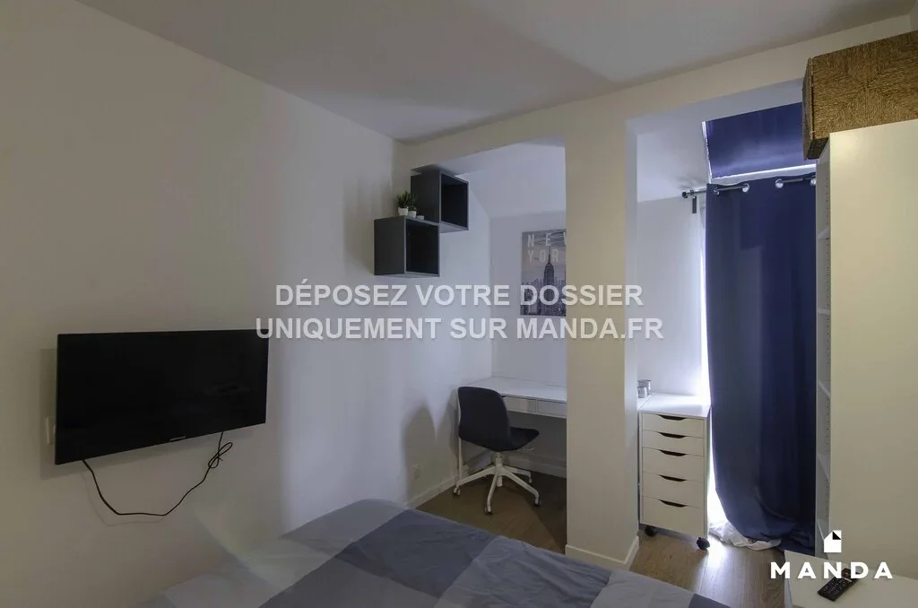 Room Place du Tertre in Cergy