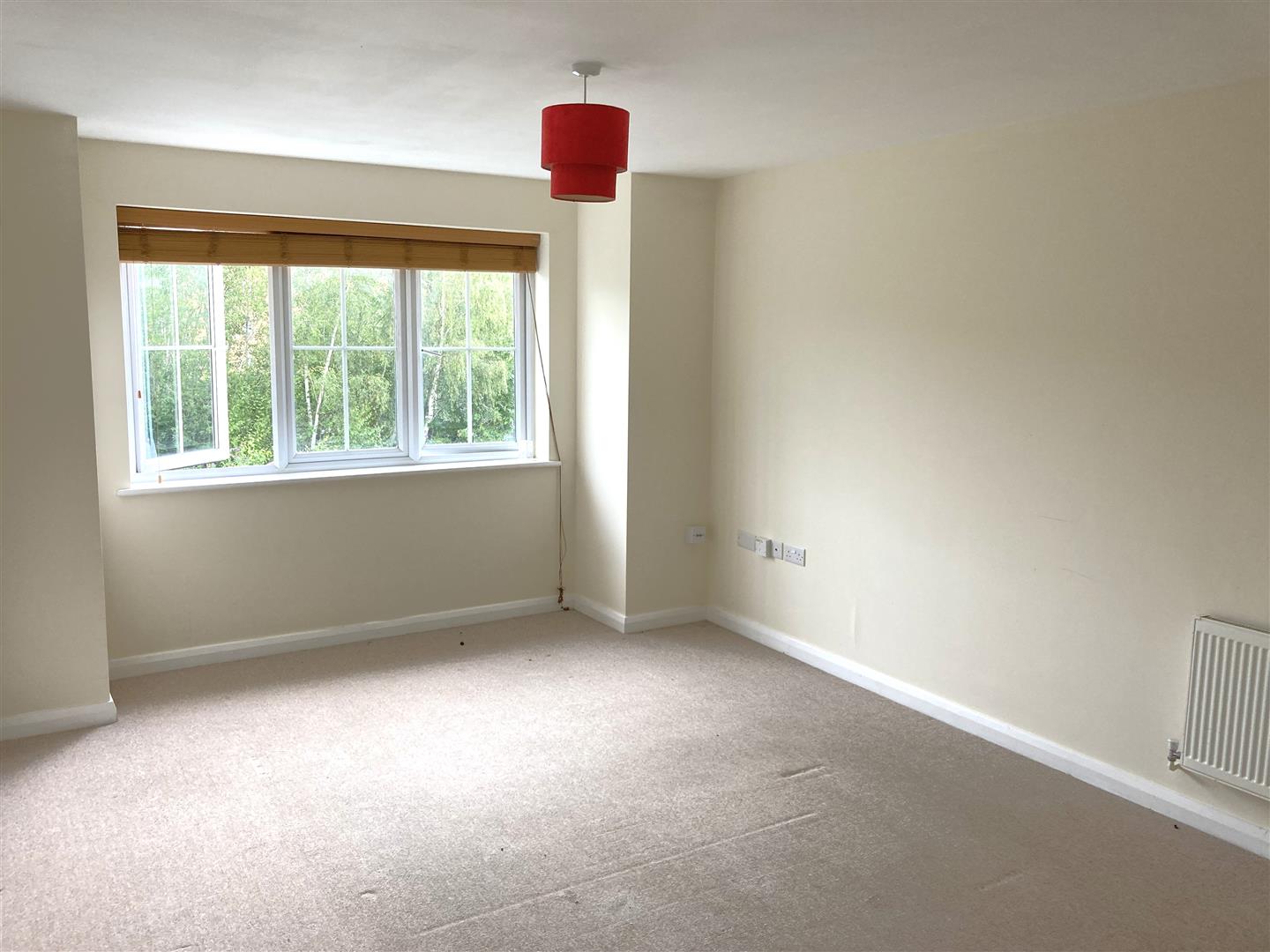 Flat Spencer Close in Rushmoor