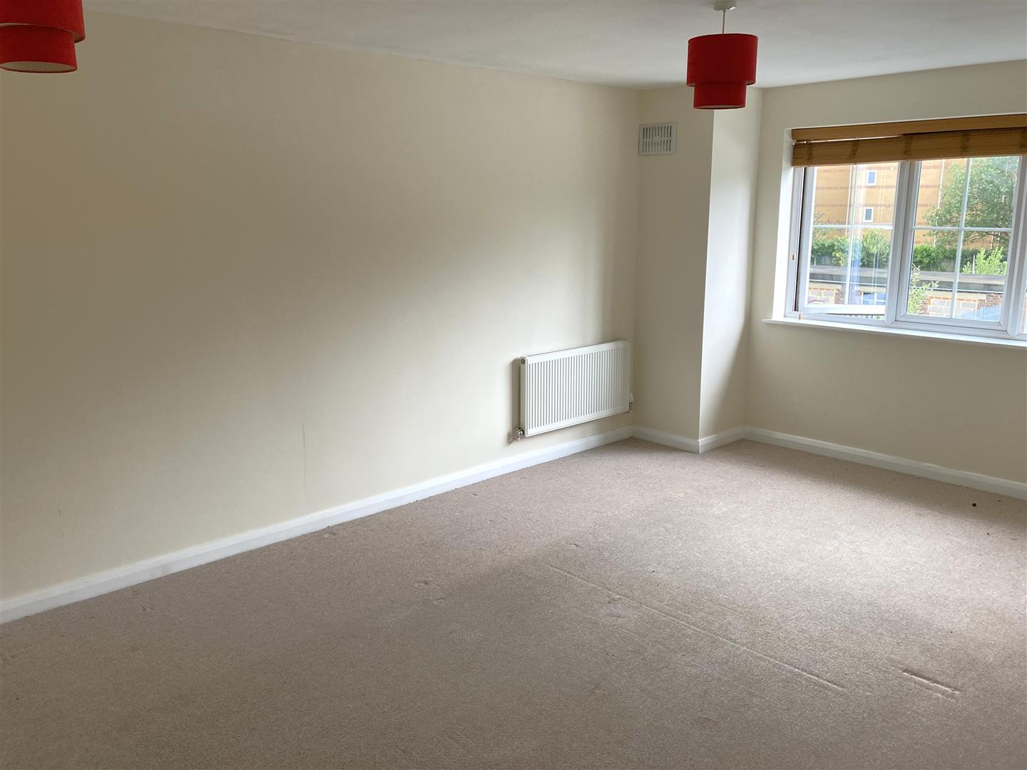 Flat Spencer Close in Rushmoor