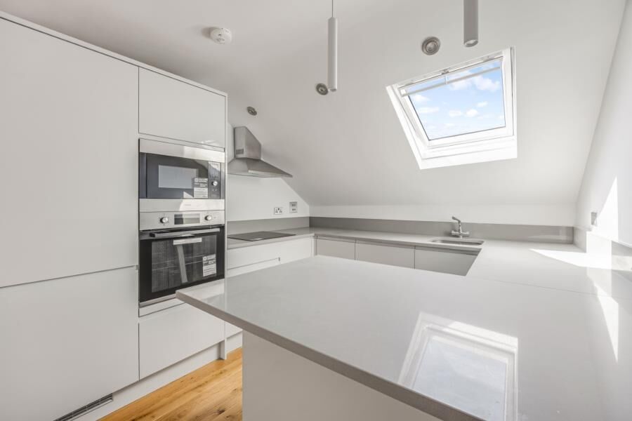 Flat Holmdale Road in Greater London
