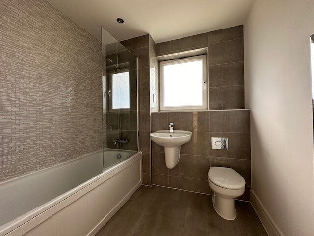 Flat Princes Way in Milton Keynes
