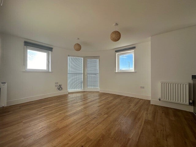Flat Princes Way in Milton Keynes
