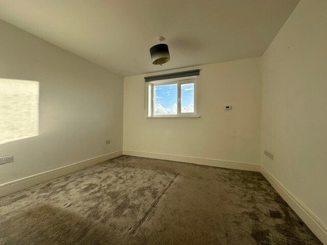 Flat Princes Way in Milton Keynes