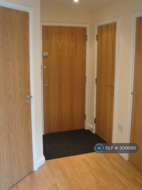 Flat Lanadron Close in Greater London
