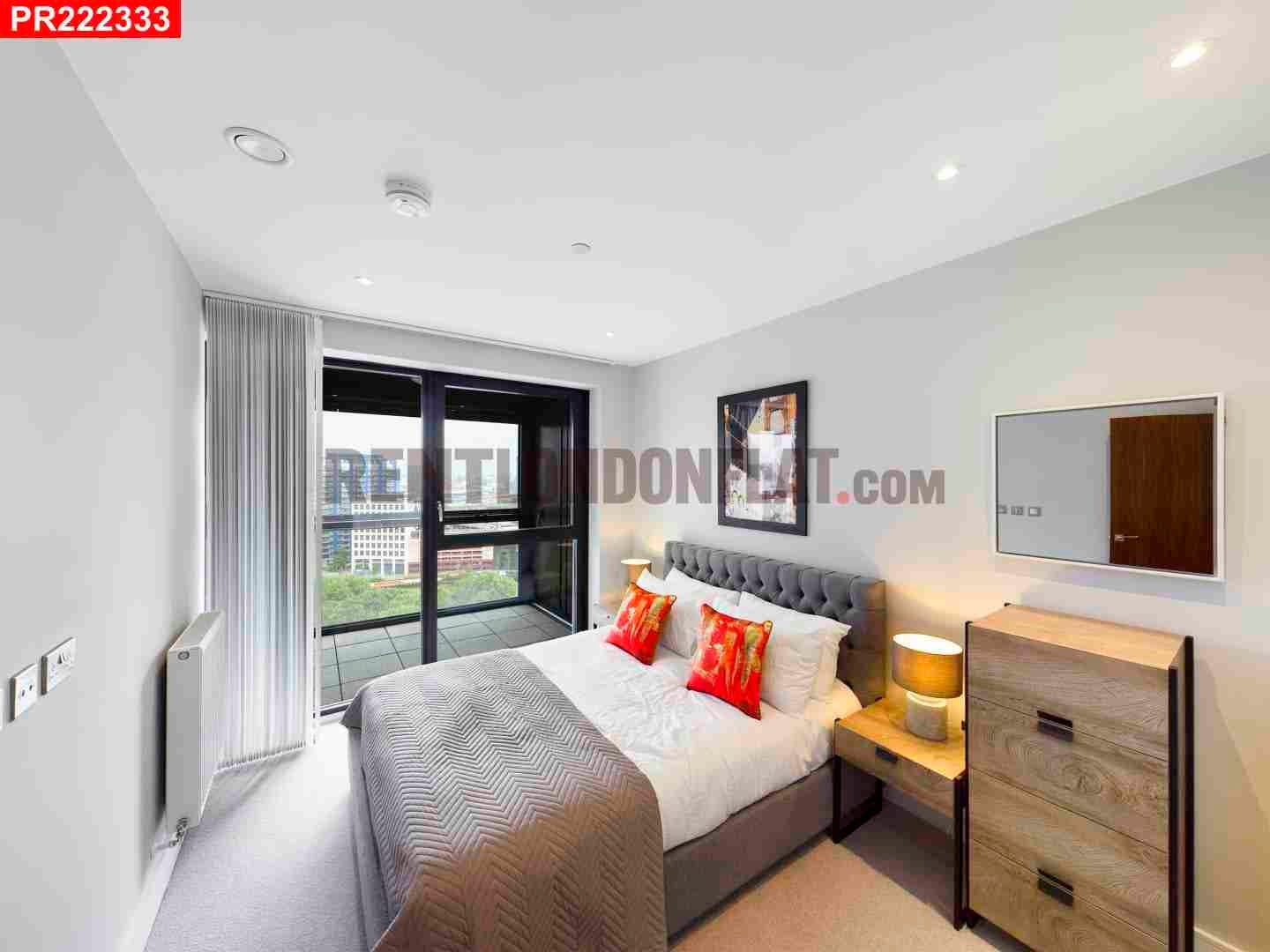 Flat Silvocea Way in Greater London