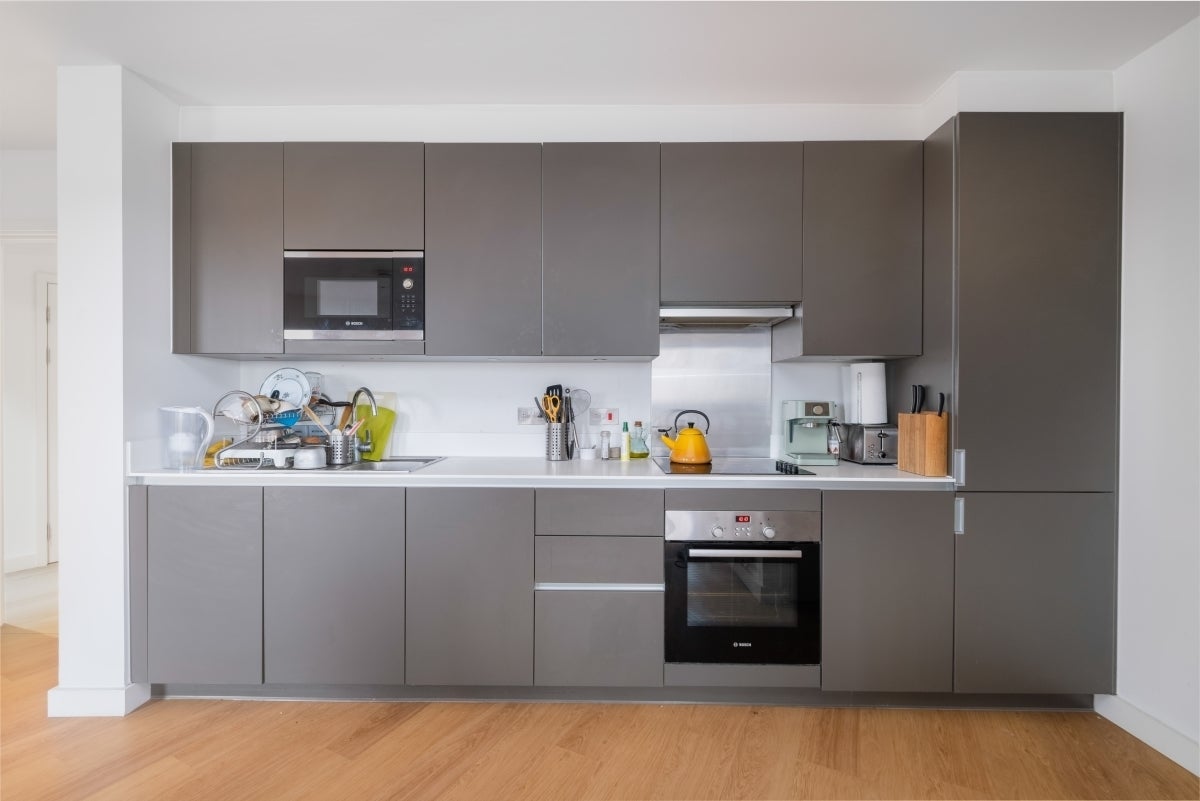 Flat Maud Street in Greater London