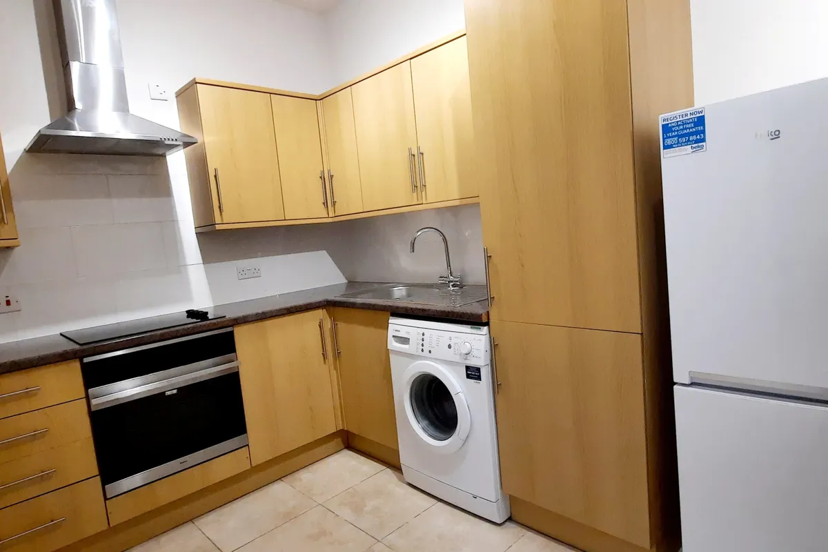 Flat Goldhawk Road in Greater London