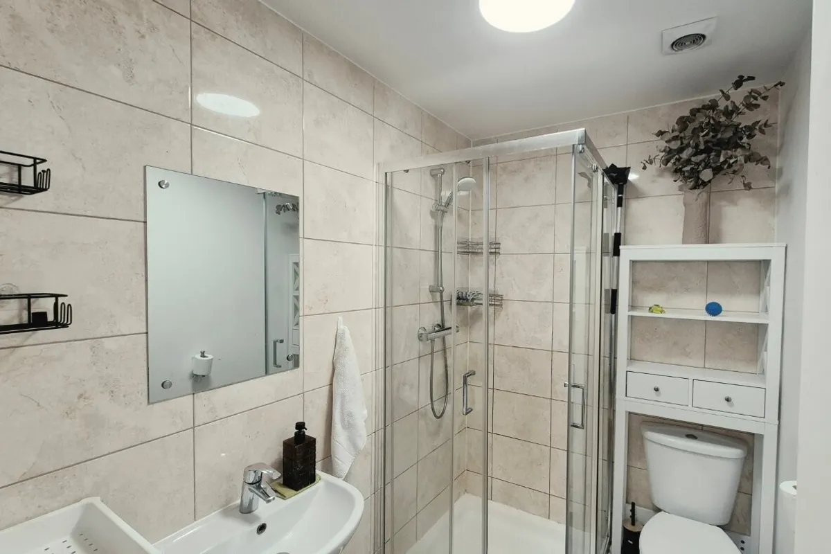 Flat Goldhawk Road in Greater London