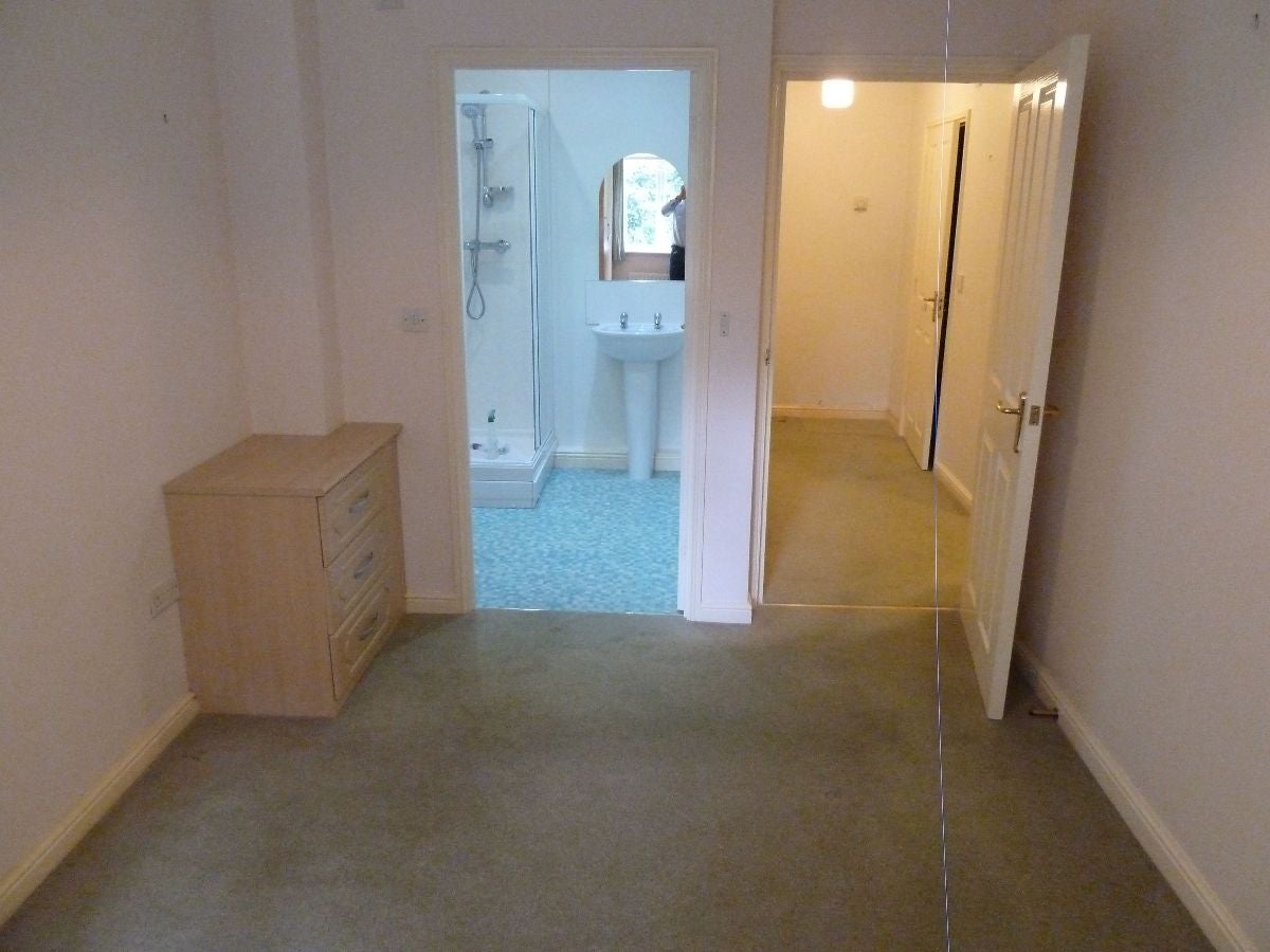 Flat Chelsea Court in Sheffield