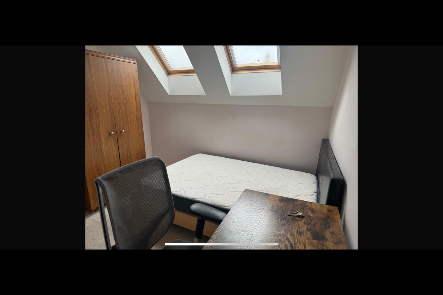 Room Rosehip Road in Cambridge