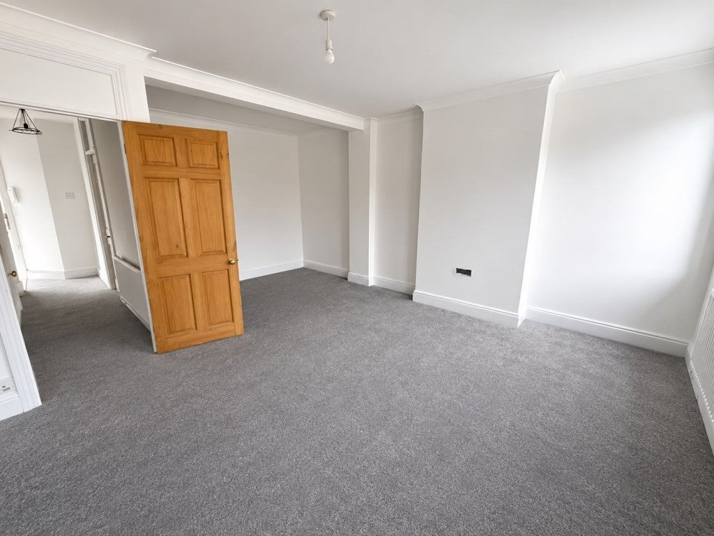 Flat Joel Street in Greater London