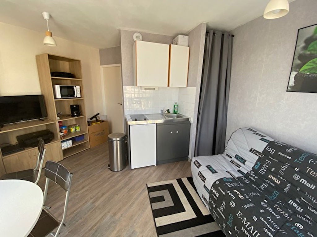 Flat Avenue du Commerce in Sainte-Gemmes-sur-Loire