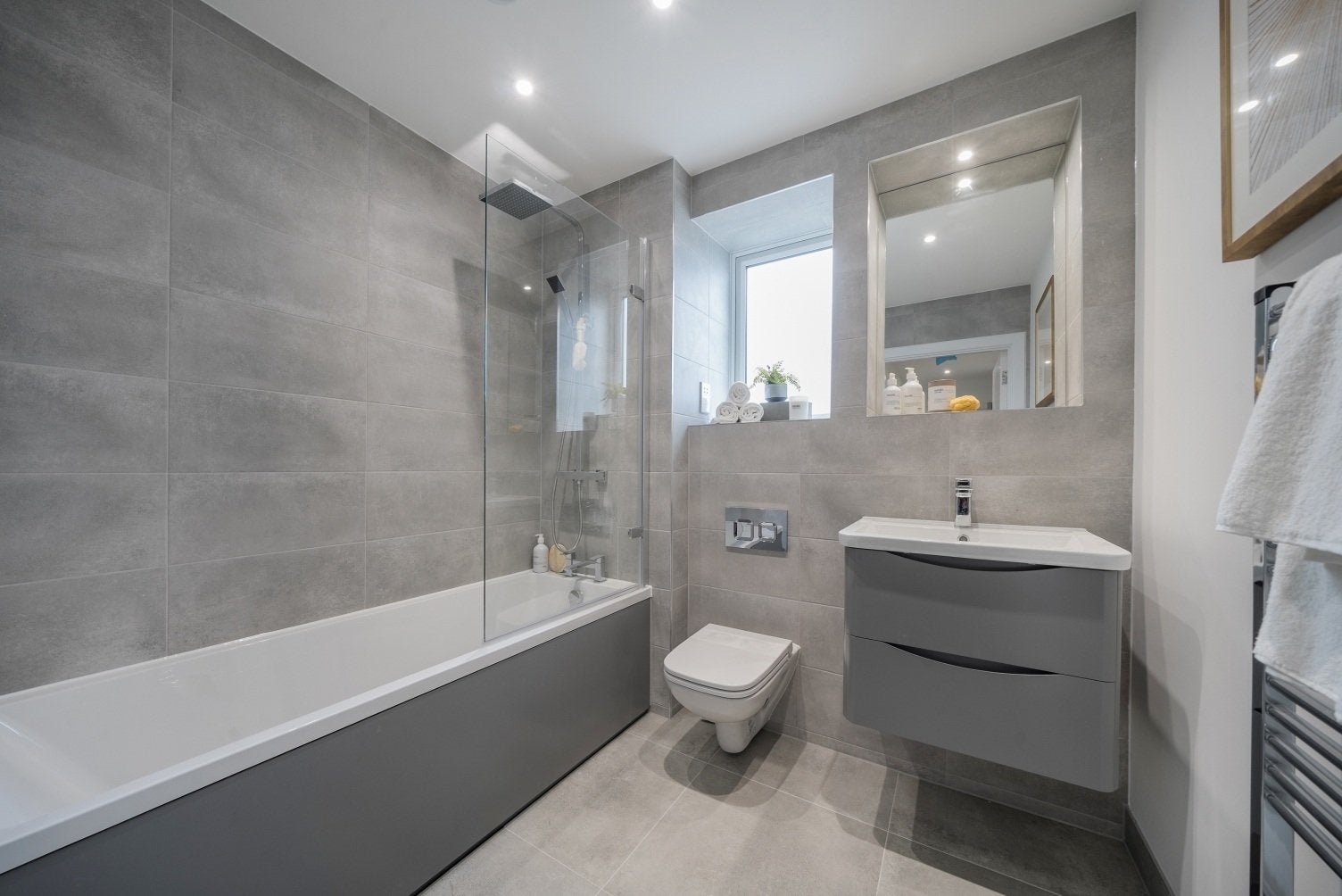 Flat Goddard Road in Greater London