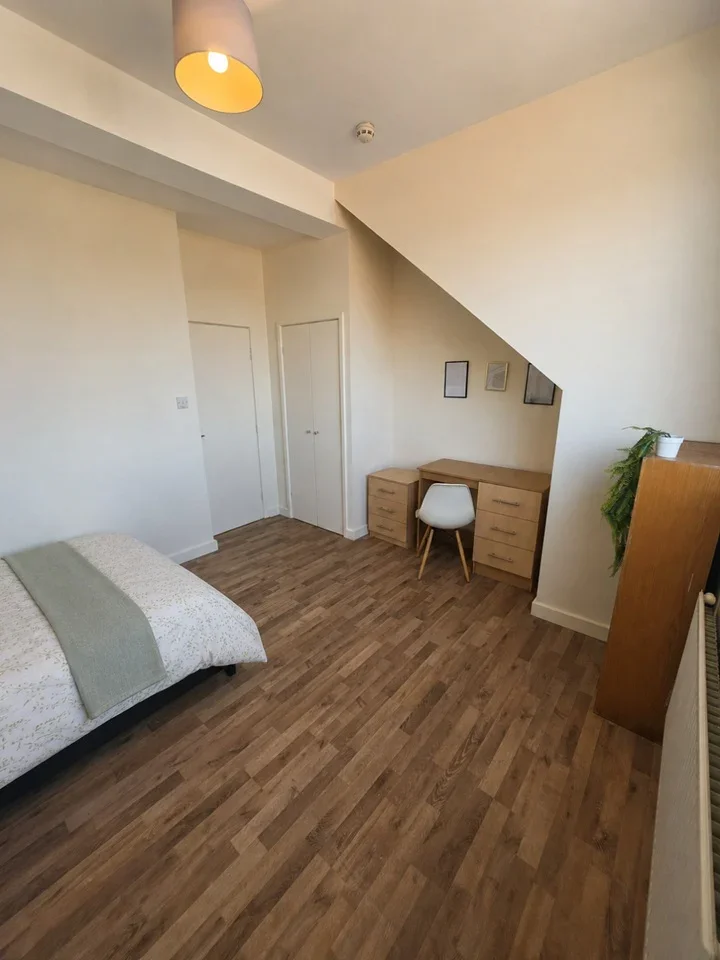 Room Back Mayville Terrace in Leeds