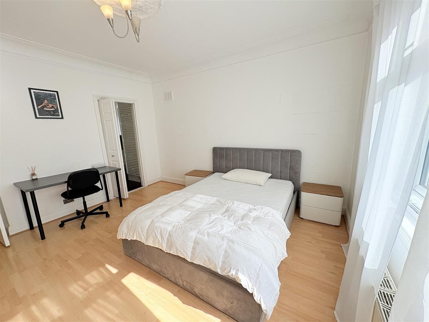 Flat Montagu Mansions in City of Westminster