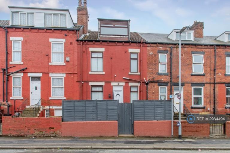House Brown Hill Avenue in Leeds