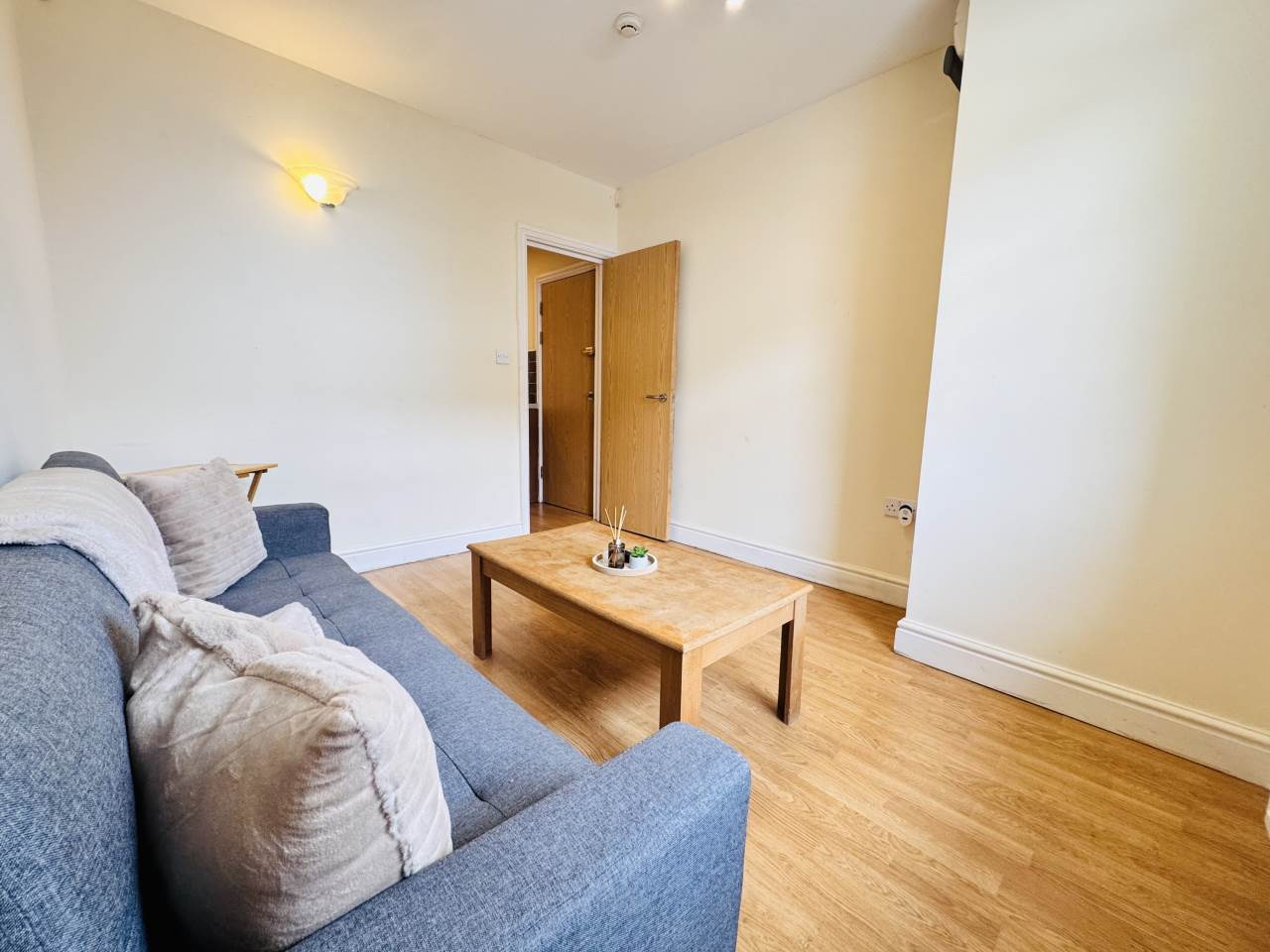 Flat Russell Street in Cardiff