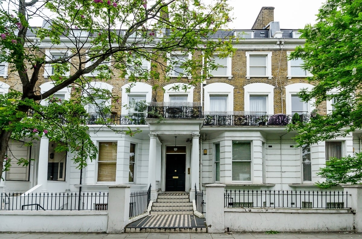 Flat Earl's Court Road in Greater London