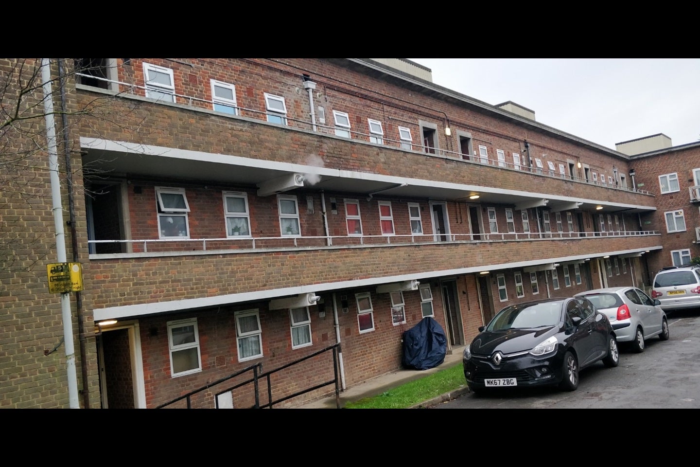 Flat Honeypot Close in Greater London