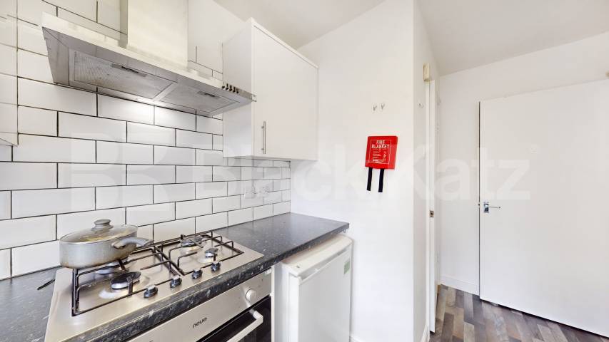 Flat Iverson Road in Greater London