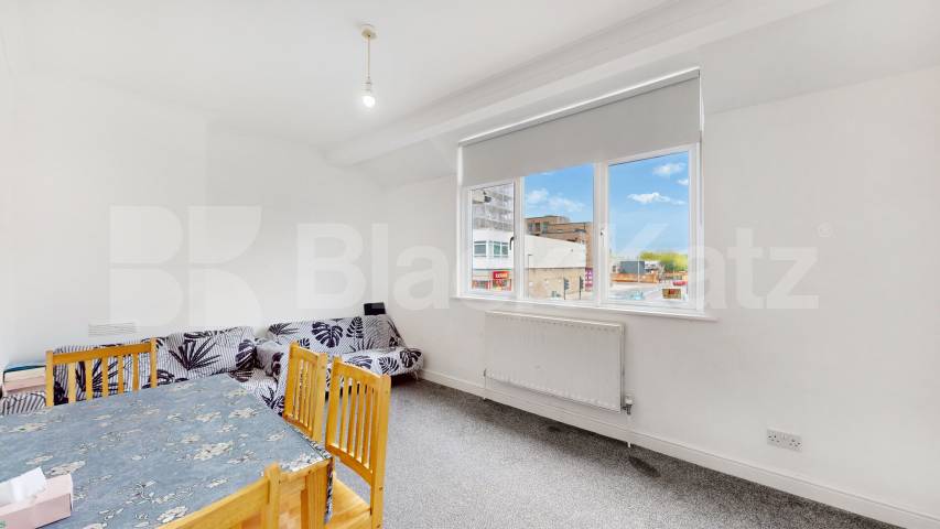 Flat Iverson Road in Greater London