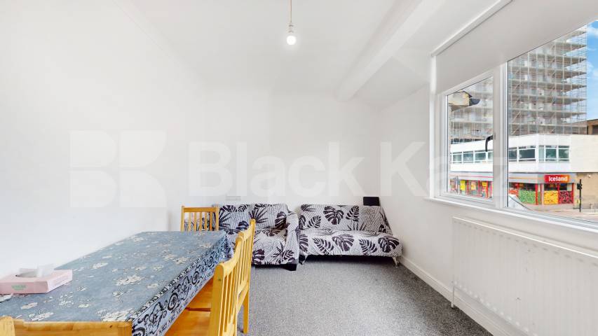 Flat Iverson Road in Greater London