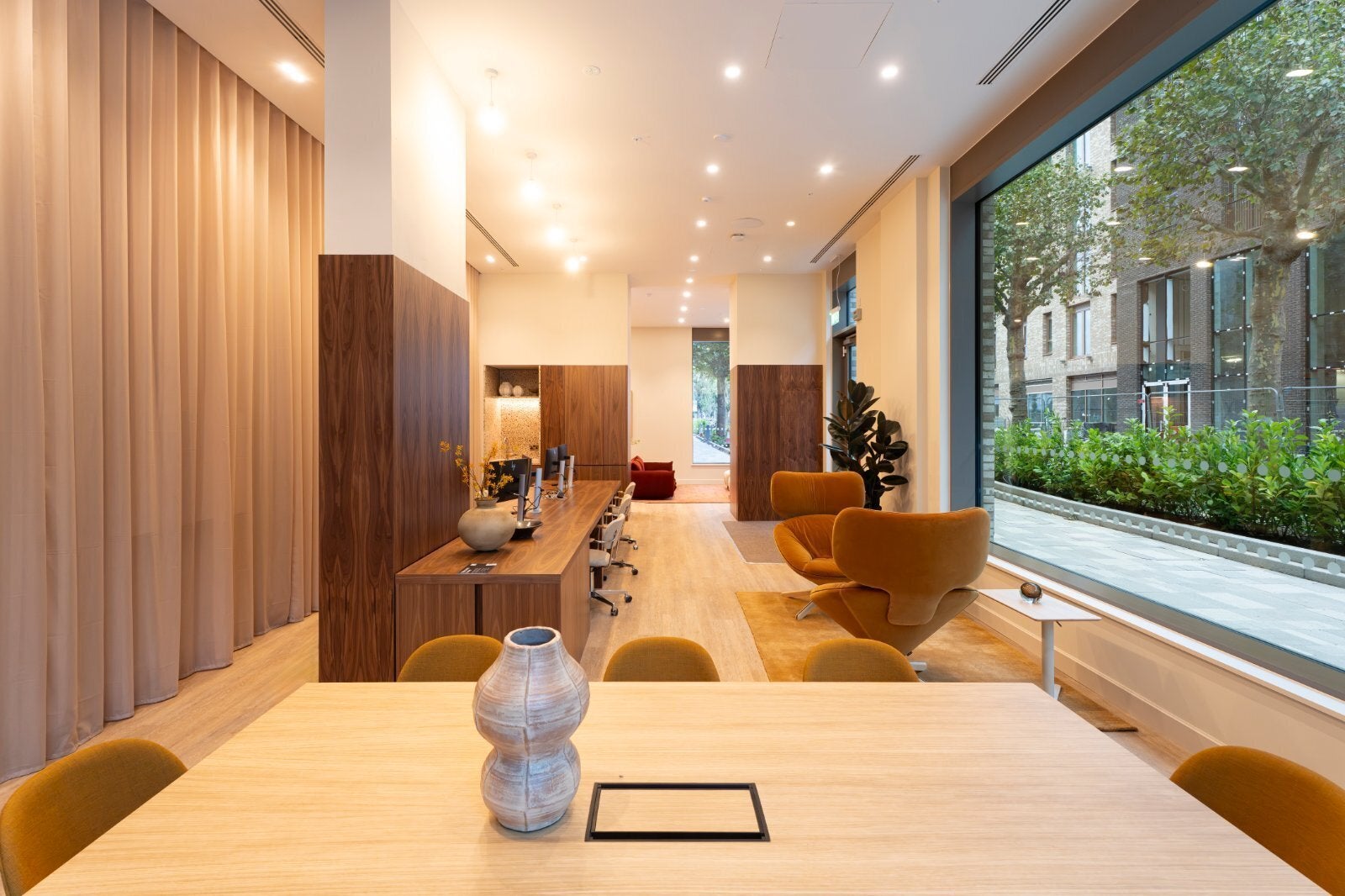 Flat Drummond Road in Greater London