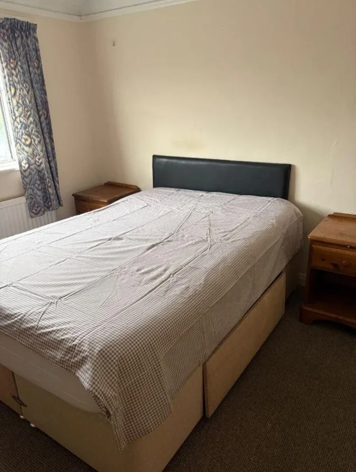 Room Birkbeck Avenue in Greater London