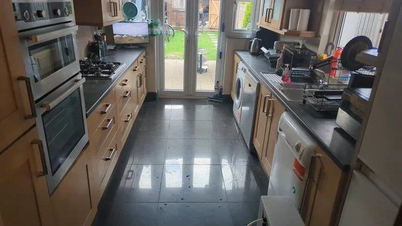 Room Belgrave Avenue in Watford