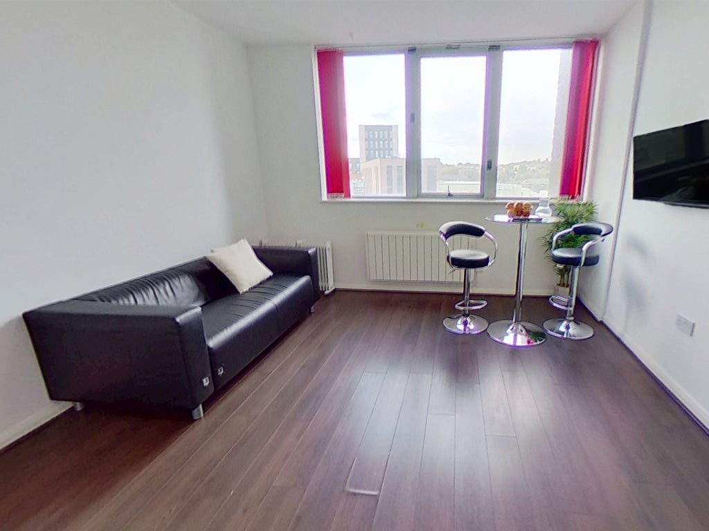Room Milton Street in Nottingham