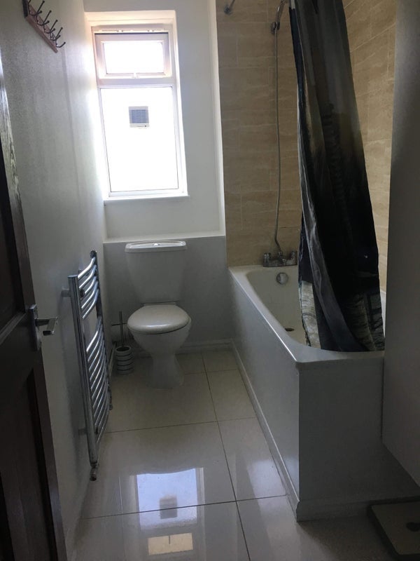 Room Smithwood Close in Greater London