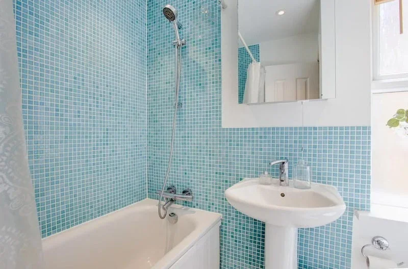 Room Haslemere Avenue in Greater London