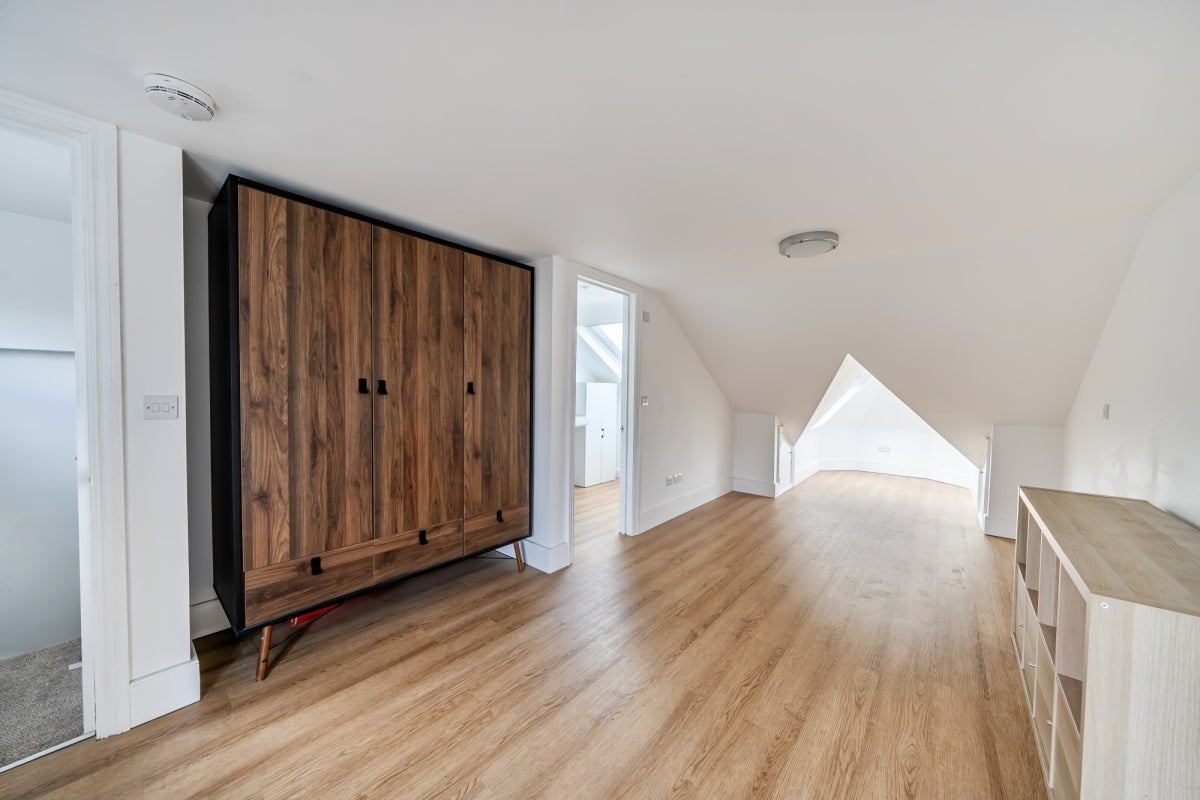 Flat Goodwyn's Vale in Greater London