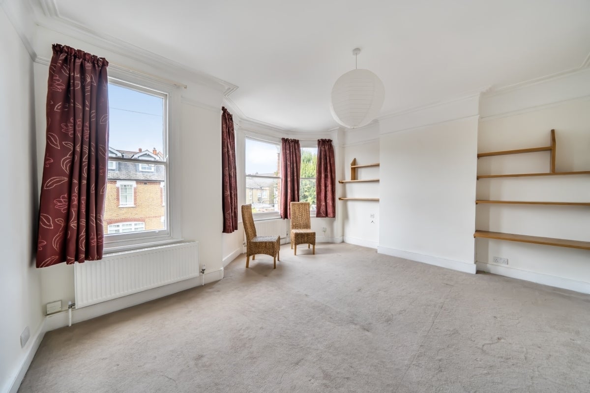Flat Goodwyn's Vale in Greater London